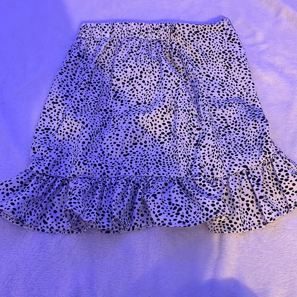 Skirt good for dress up! 11-12 kids! - Picture 3 of 3